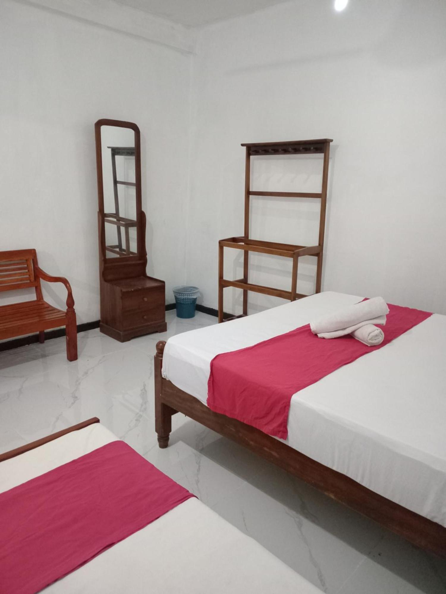 Sadhara River View Lodge Канди Екстериор снимка