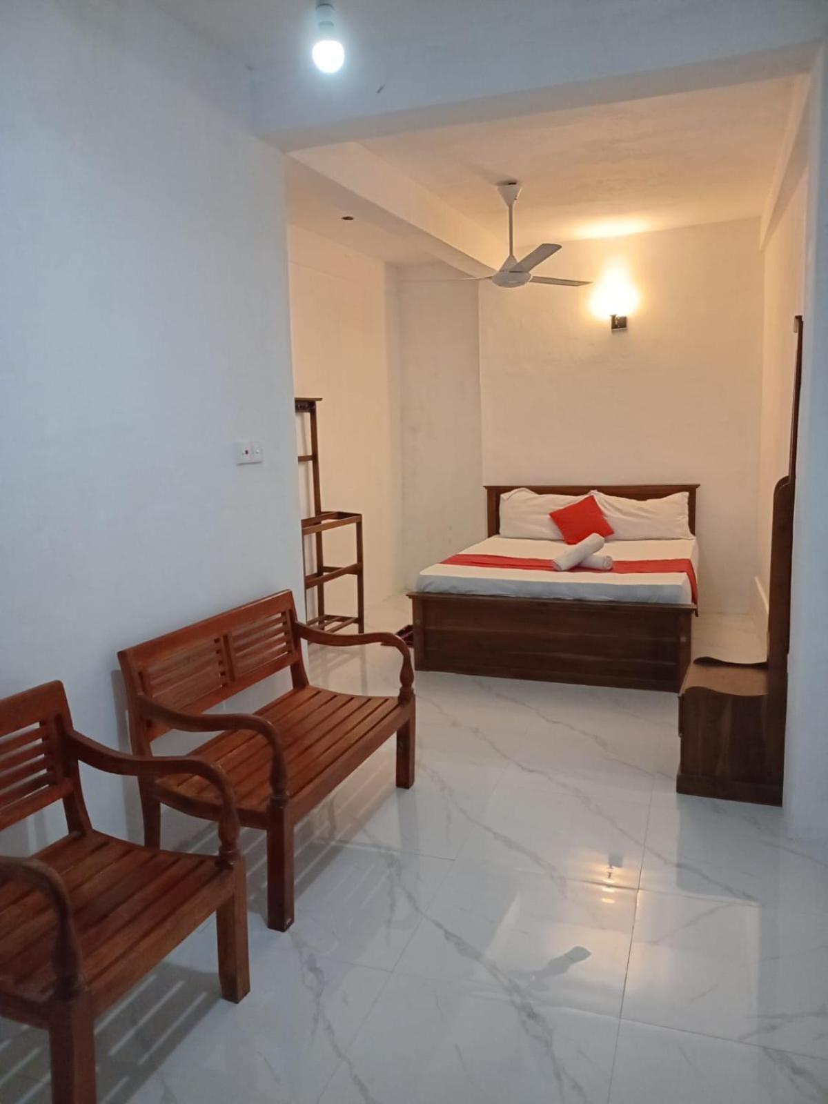 Sadhara River View Lodge Канди Екстериор снимка