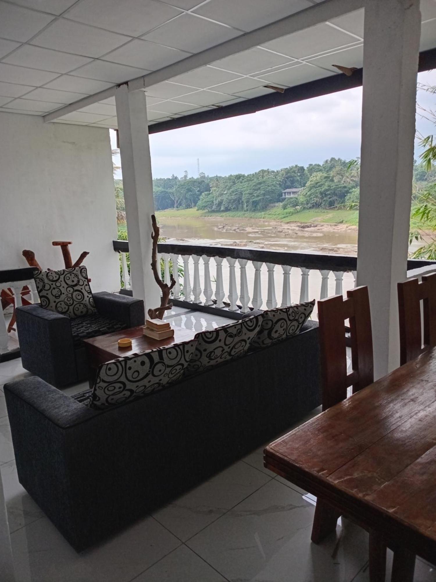 Sadhara River View Lodge Канди Екстериор снимка